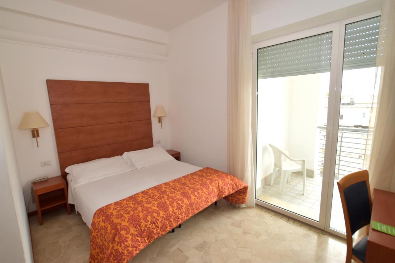 Hotel Villa Del Parco ริมินี ภายนอก รูปภาพ