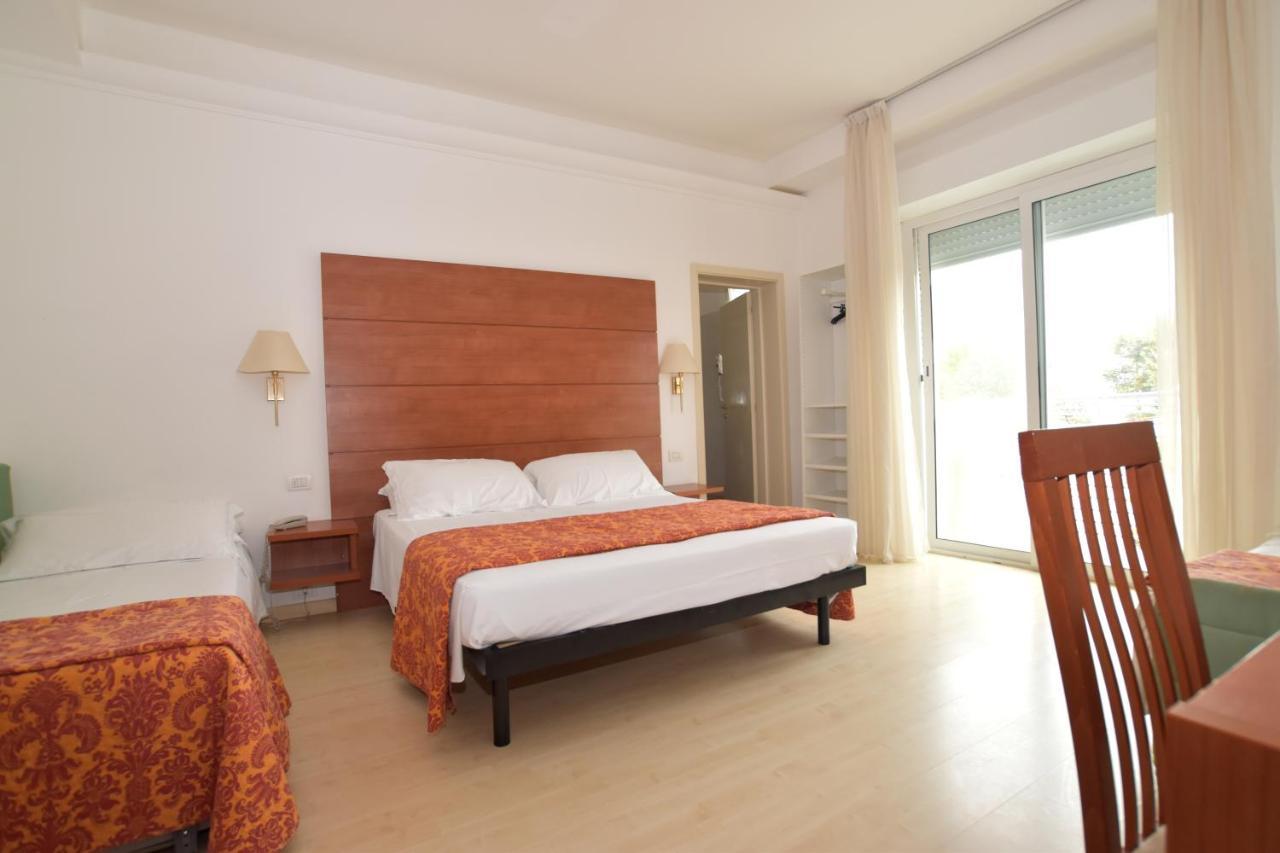 Hotel Villa Del Parco ริมินี ภายนอก รูปภาพ