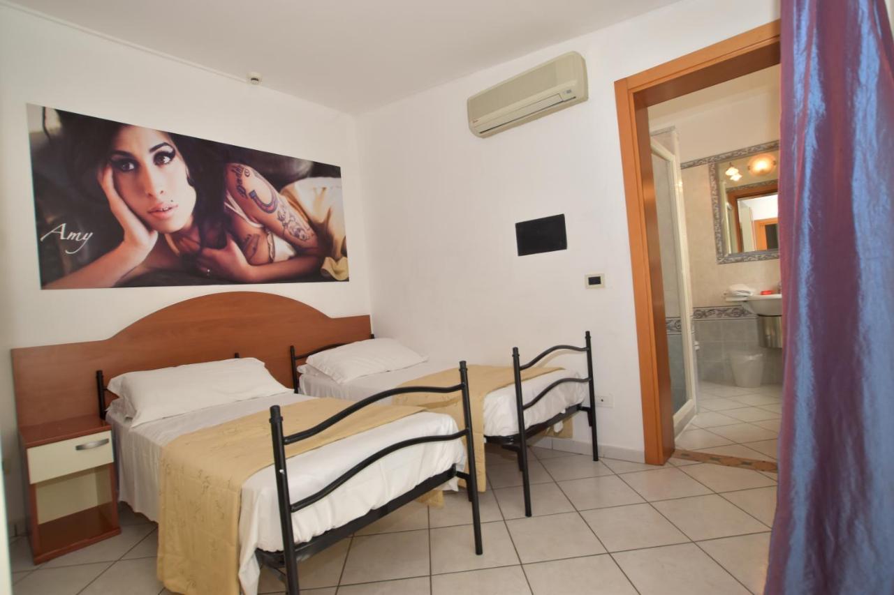 Hotel Villa Del Parco ริมินี ภายนอก รูปภาพ