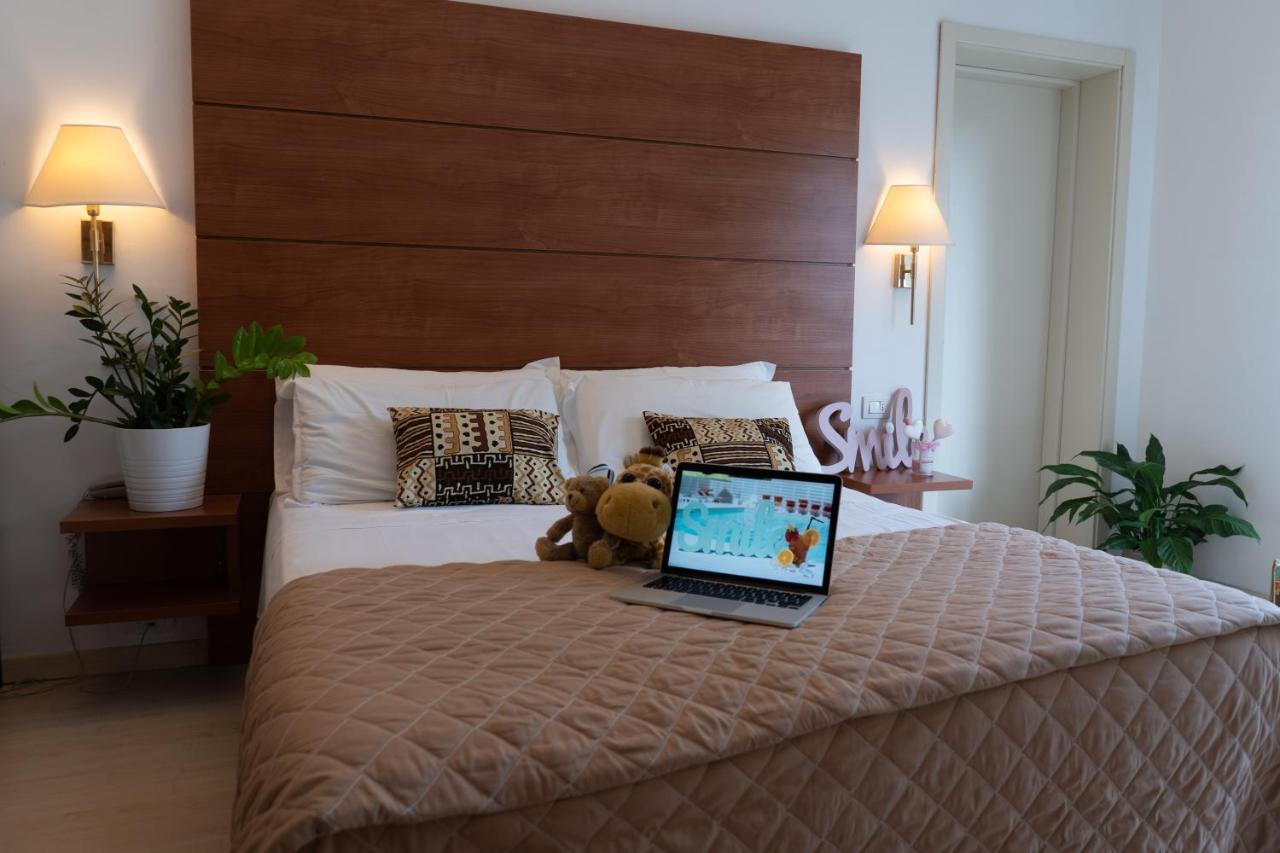 Hotel Villa Del Parco ริมินี ภายนอก รูปภาพ