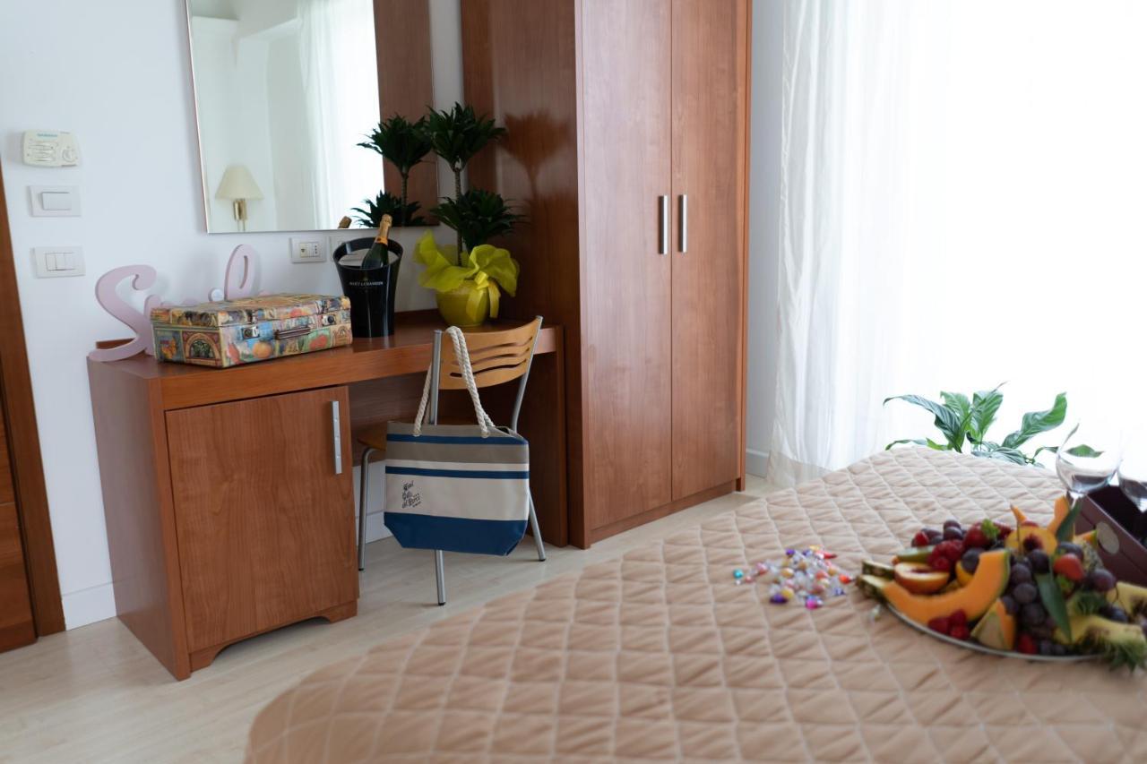 Hotel Villa Del Parco ริมินี ภายนอก รูปภาพ