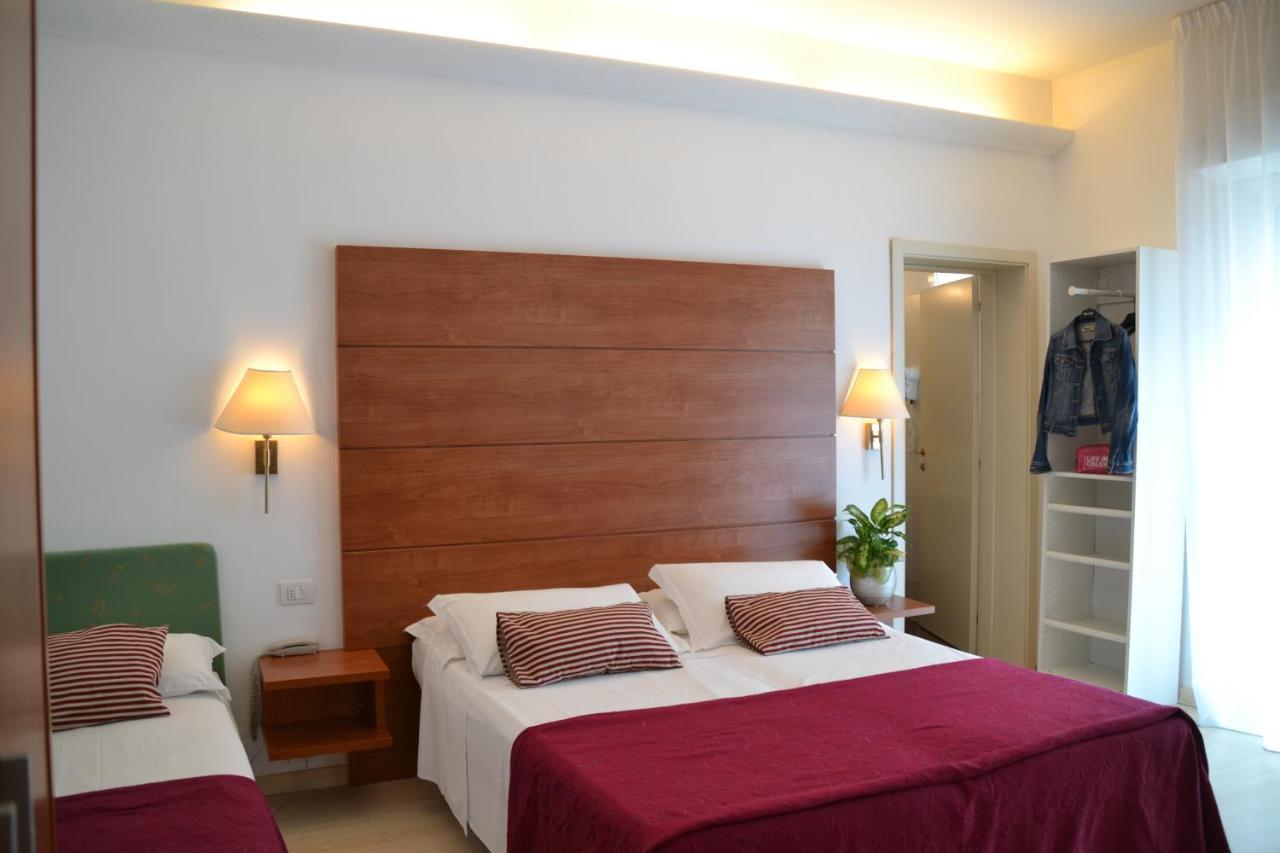 Hotel Villa Del Parco ริมินี ภายนอก รูปภาพ