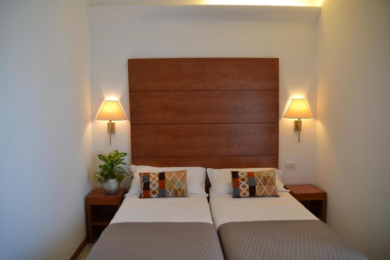 Hotel Villa Del Parco ริมินี ภายนอก รูปภาพ