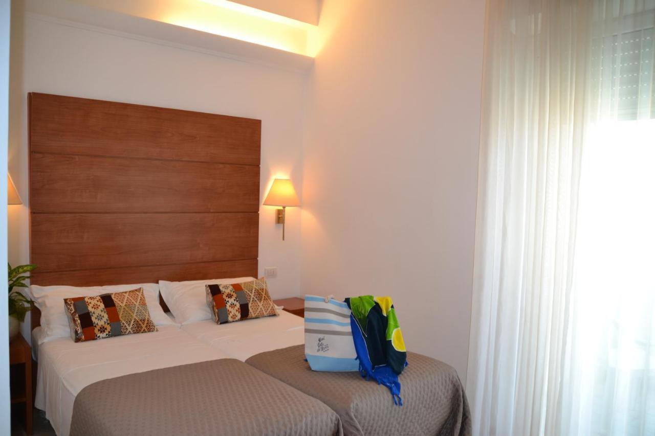 Hotel Villa Del Parco ริมินี ภายนอก รูปภาพ
