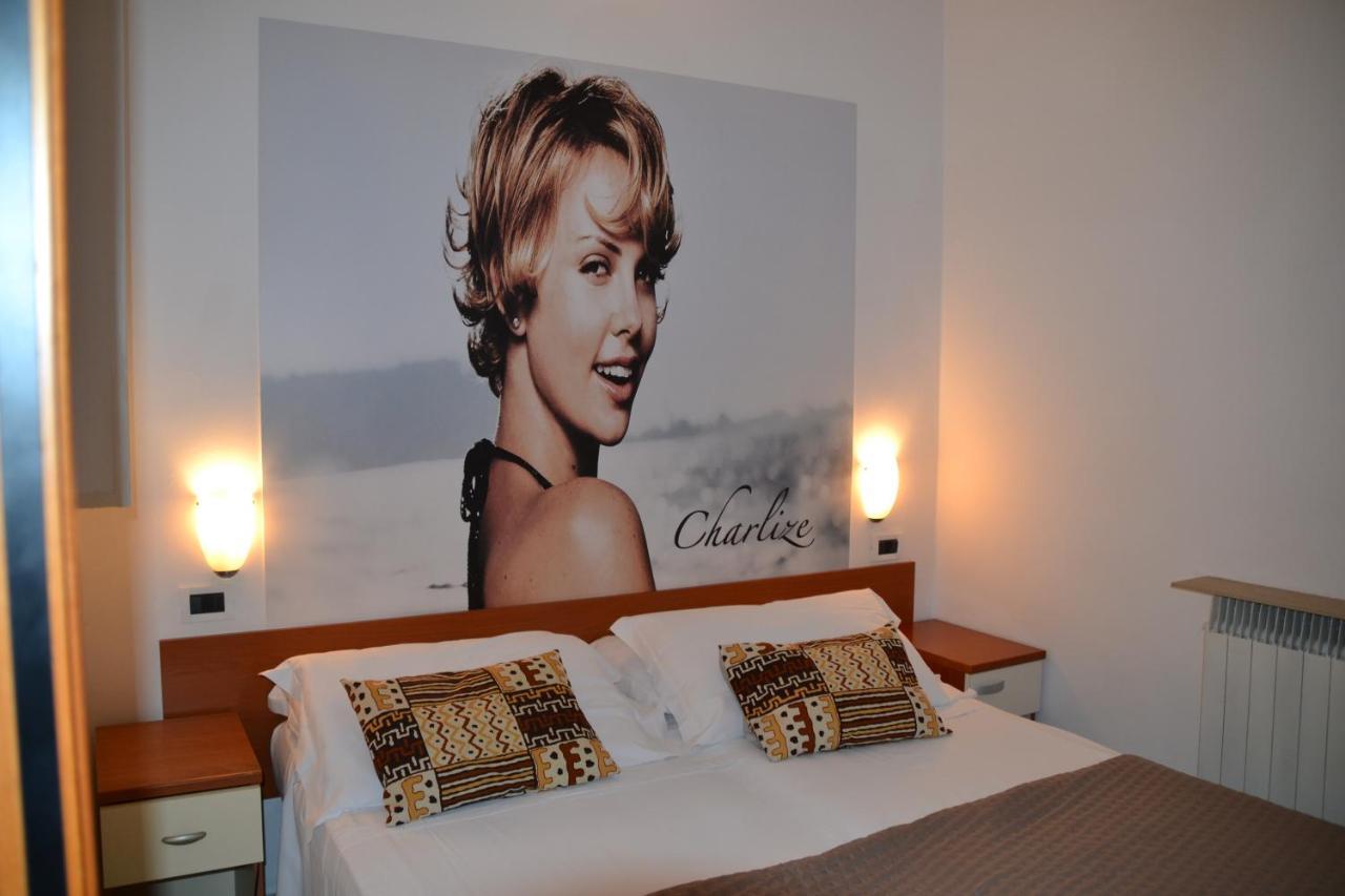 Hotel Villa Del Parco ริมินี ภายนอก รูปภาพ