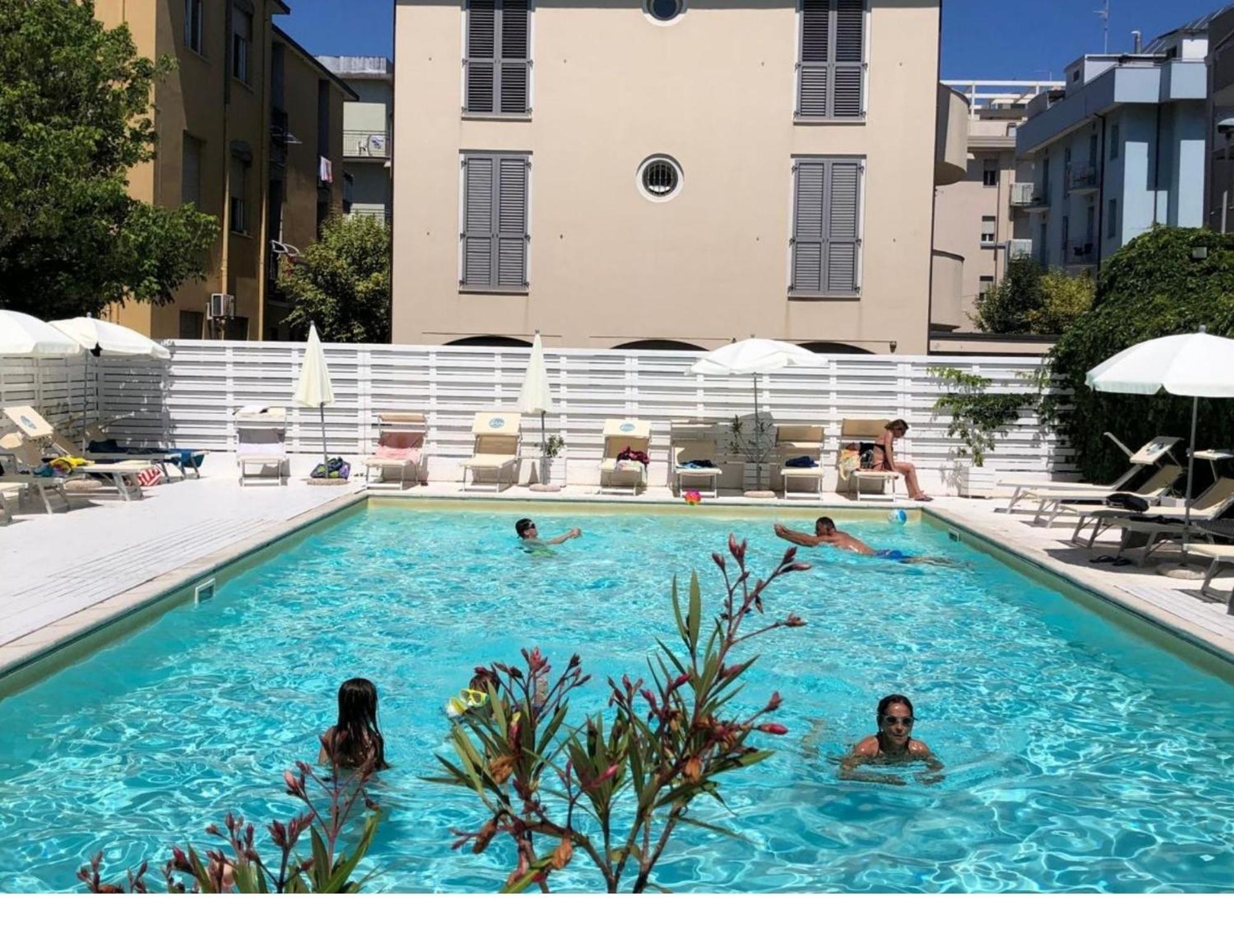 Hotel Villa Del Parco ริมินี ภายนอก รูปภาพ