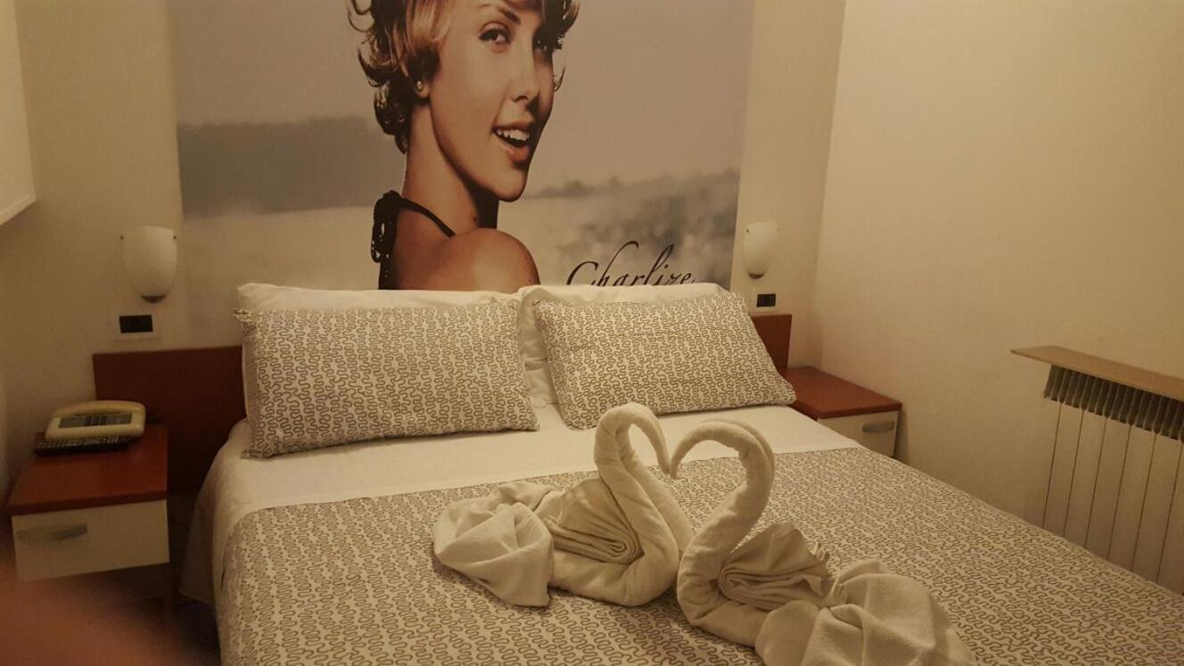 Hotel Villa Del Parco ริมินี ภายนอก รูปภาพ